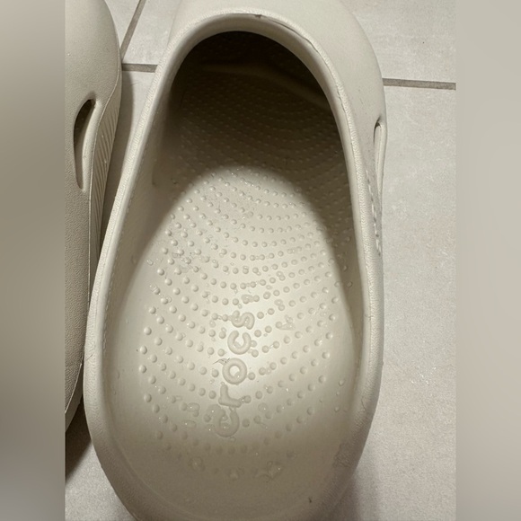 CROCS Unisex Adult Mellow Clogs - Picture 10 of 15